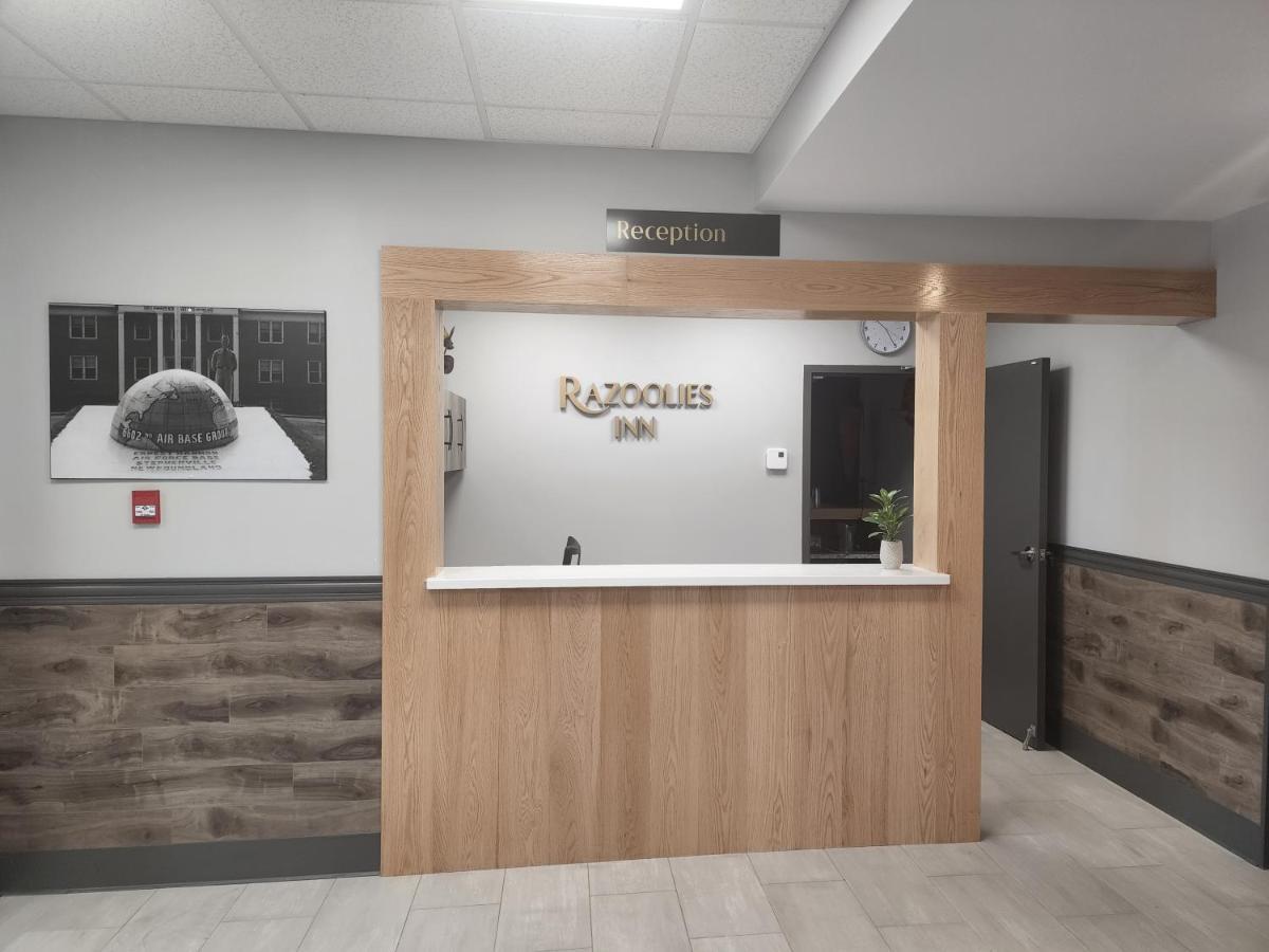 Razoolies Inn Стивенвилл Экстерьер фото