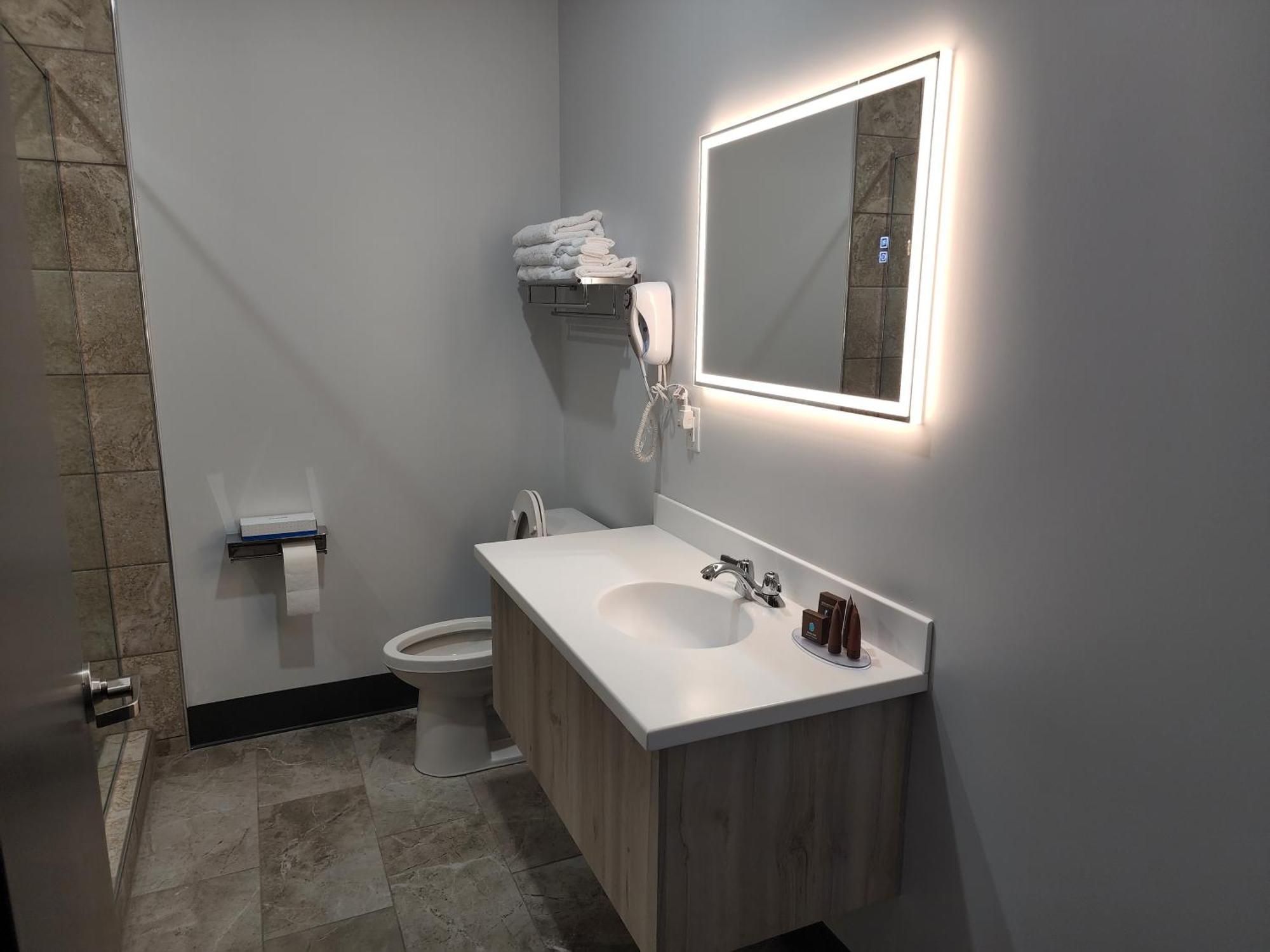 Razoolies Inn Стивенвилл Номер фото