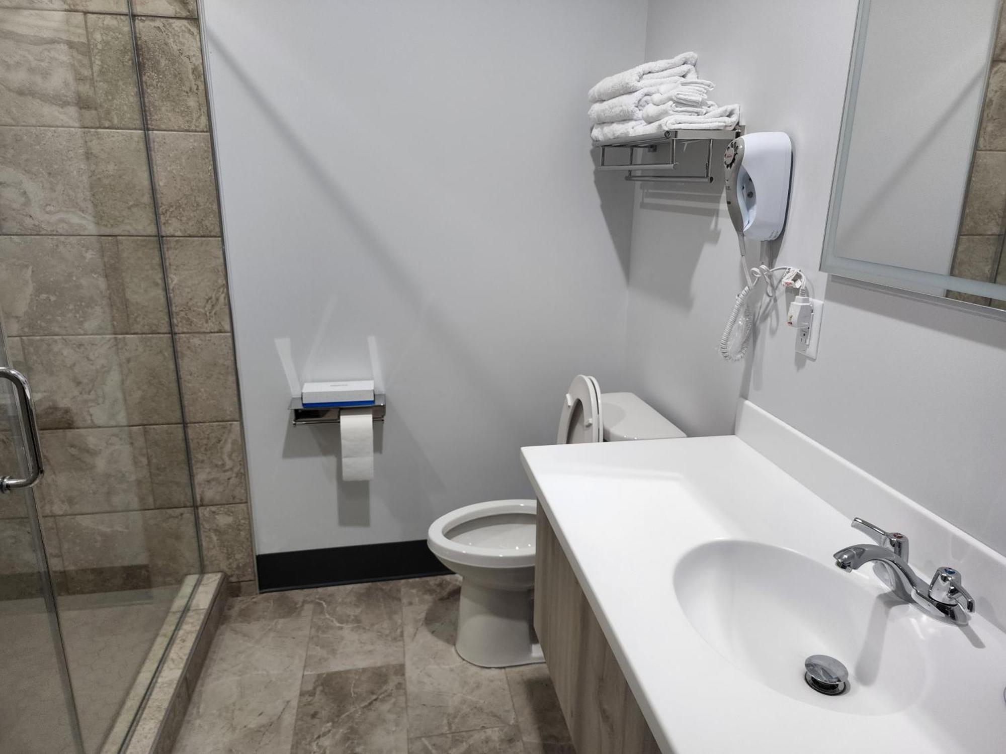 Razoolies Inn Стивенвилл Номер фото